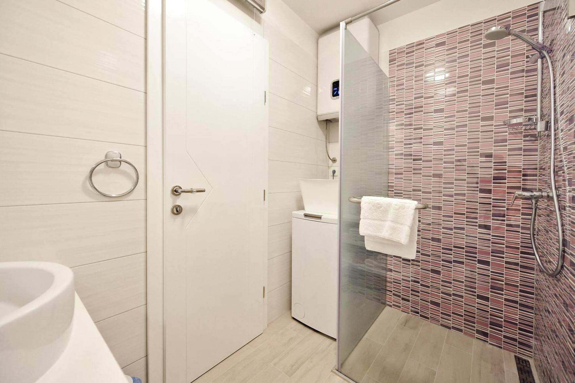 Luka Apartment